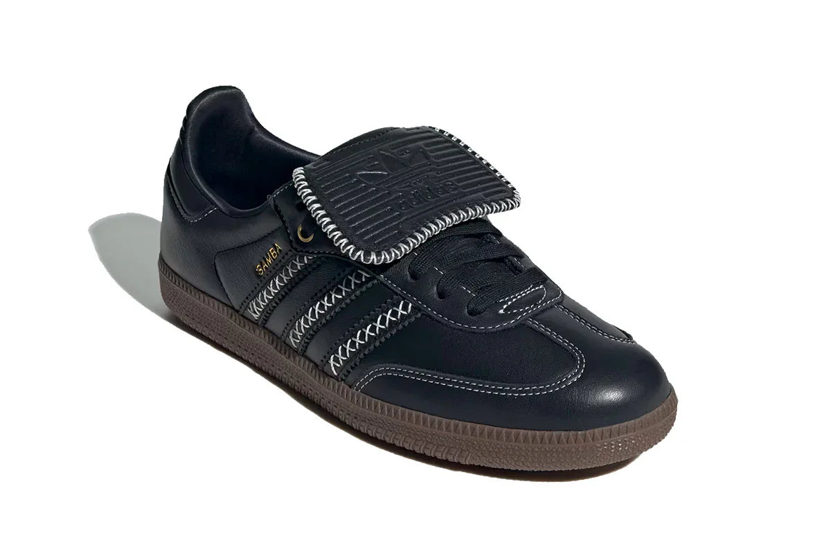 Core Black Off White Gum