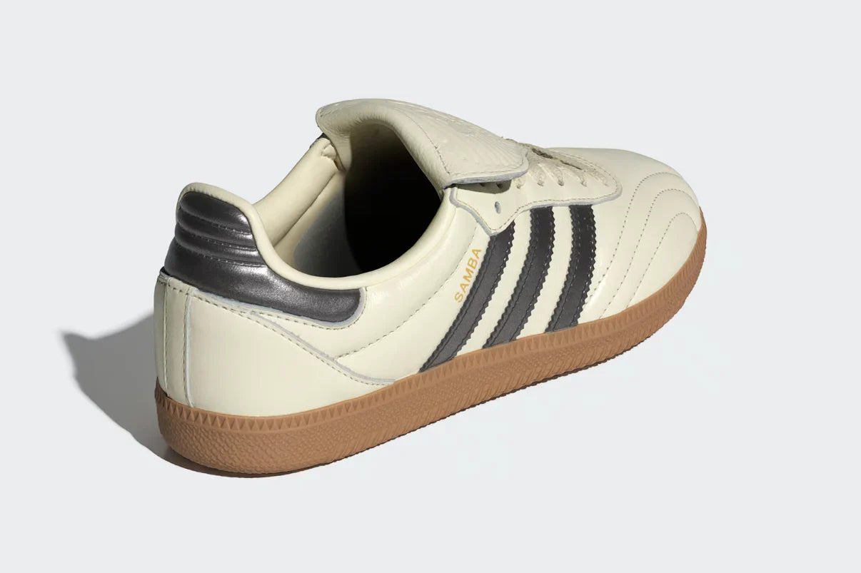 Cream White Black Gum