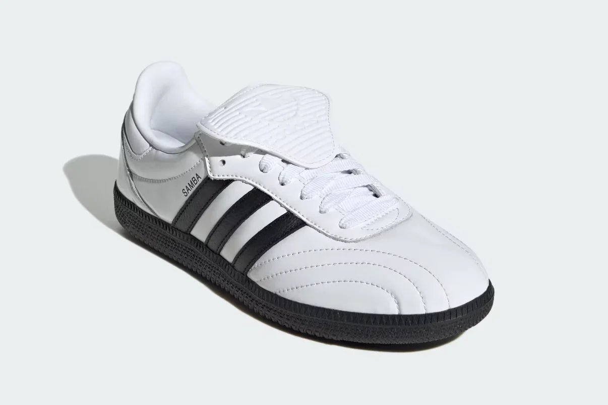 Cloud White Core Black