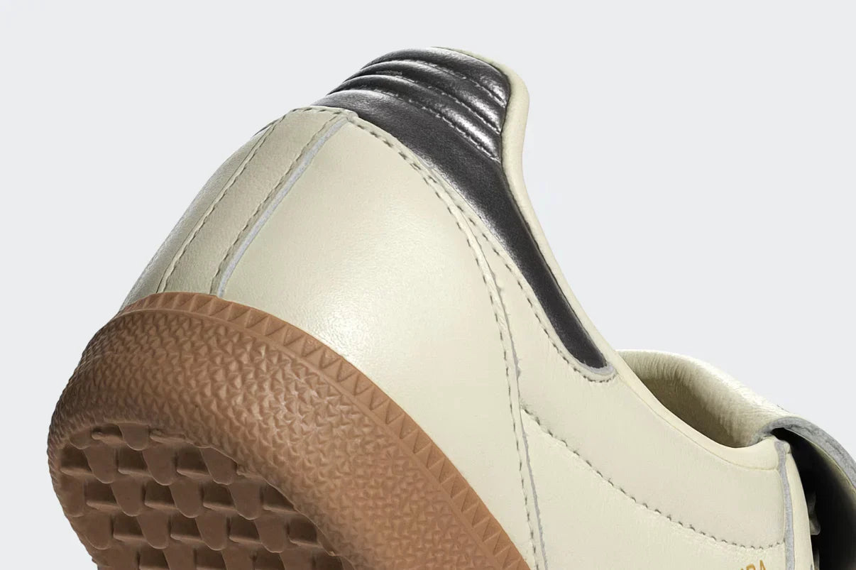 Cream White Black Gum