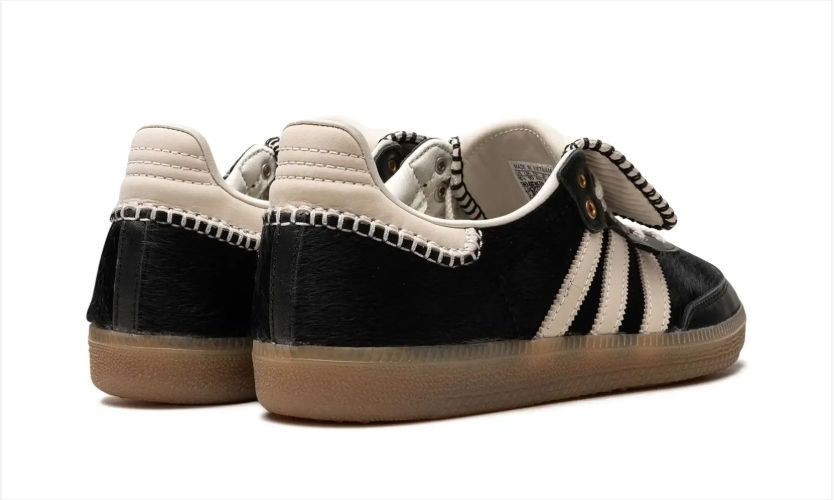 Pony Black