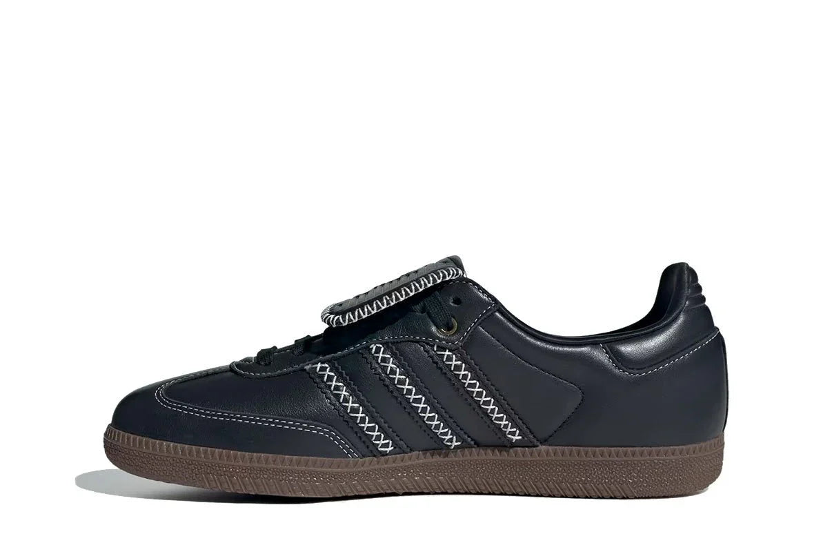 Core Black Off White Gum