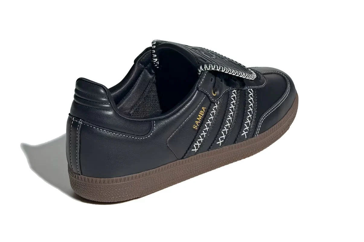 Core Black Off White Gum