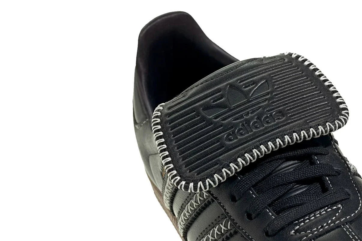 Core Black Off White Gum