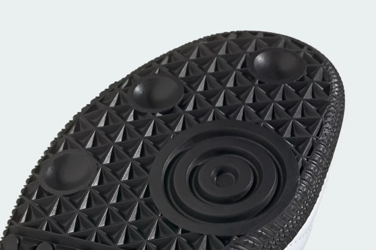 Cloud White Core Black