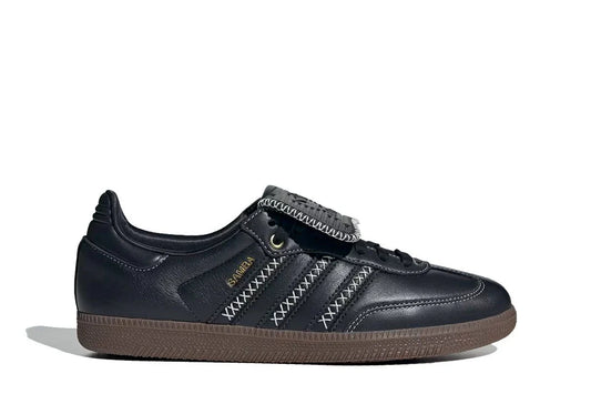 Core Black Off White Gum