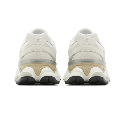Sea Salt Moonbeam White