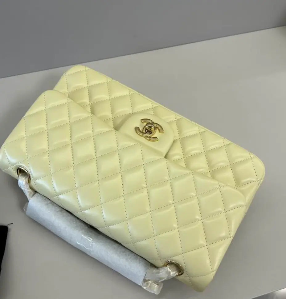 Classic  Leather Flap Bag Medium