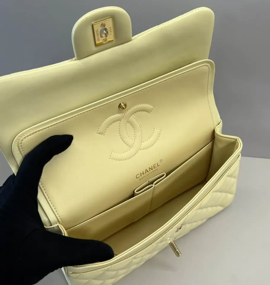 Classic  Leather Flap Bag Medium