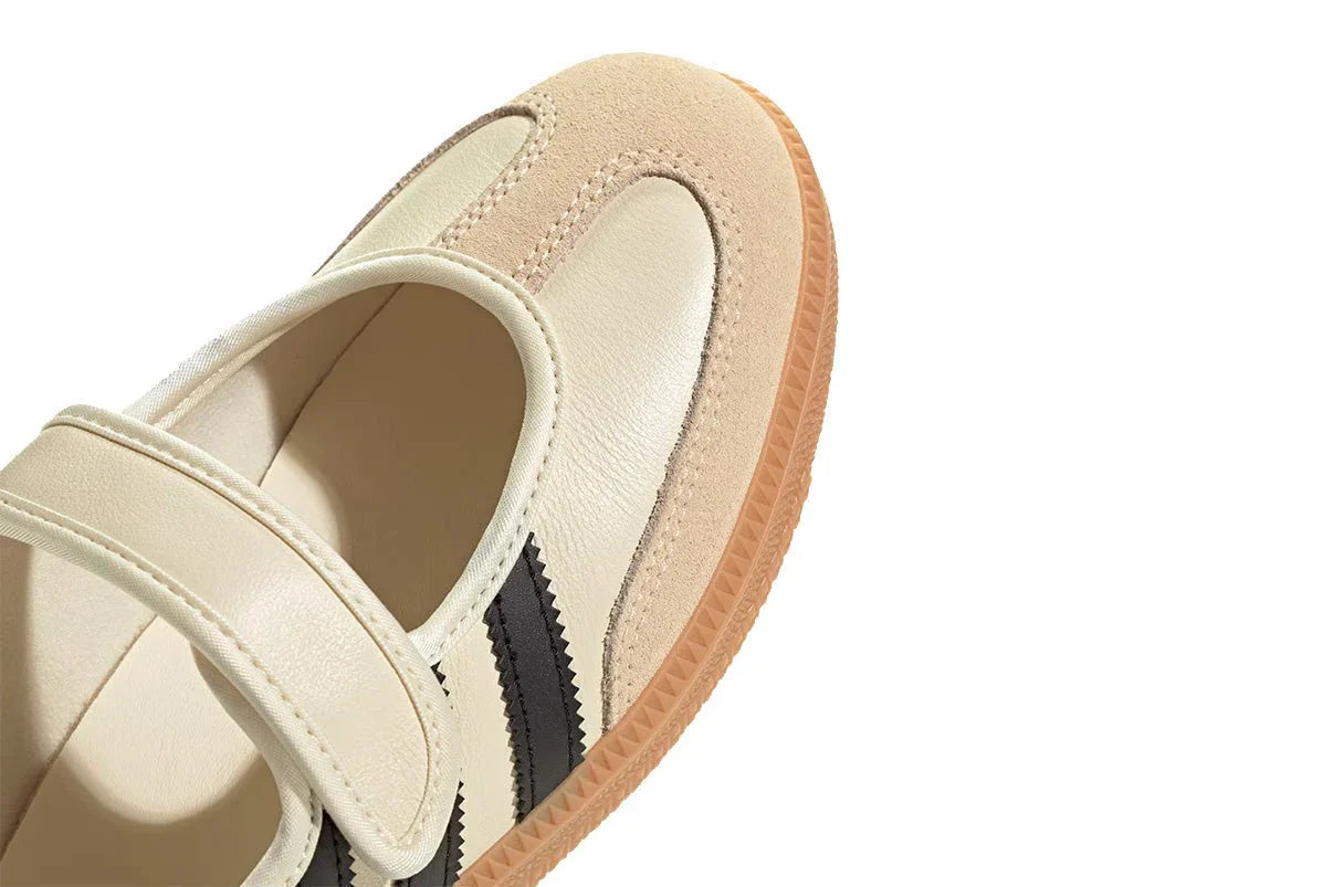 Cream Black Gum