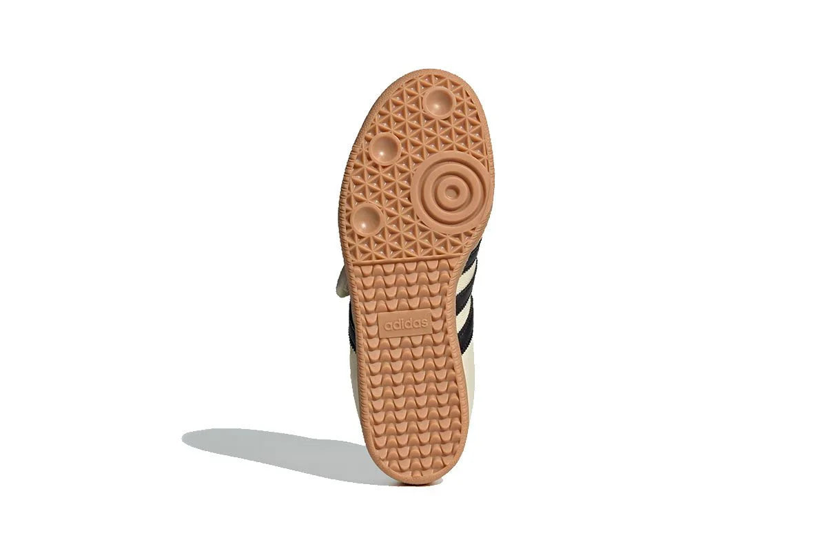 Cream Black Gum