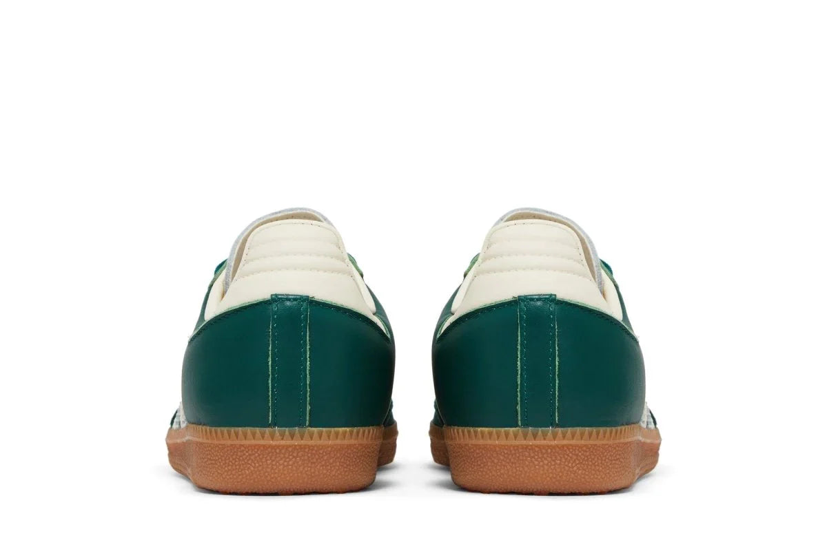 Collegiate Green Gum