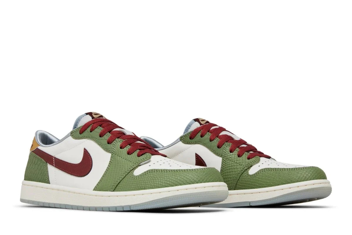 Low Og Year of Dragon Chinese New Year Green